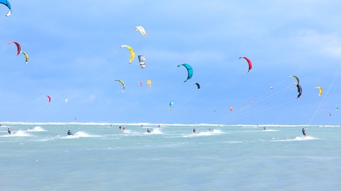 Ngoạn mục cưỡi trên đầu ngọn sóng ở Ninh Thuận - Ảnh 7. Ngoạn mục cưỡi trên đầu ngọn sóng ở Ninh Thuận - Ảnh 7.