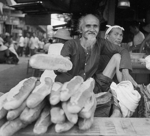 Bánh mì Việt ký sự - Kỳ 1: Tàu to, súng lớn và... bánh mì - Ảnh 2. Bánh mì Việt ký sự - Kỳ 1: Tàu to, súng lớn và... bánh mì - Ảnh 2.