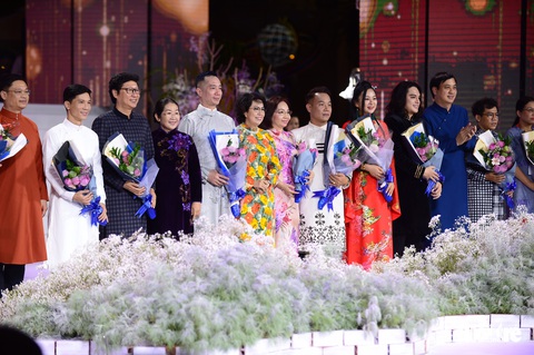 HHen Niê, Kim Duyên cùng hàng trăm nghệ sĩ trình diễn khai mạc Lễ hội áo dài TP.HCM - Ảnh 1. HHen Niê, Kim Duyên cùng hàng trăm nghệ sĩ trình diễn khai mạc Lễ hội áo dài TP.HCM - Ảnh 1.