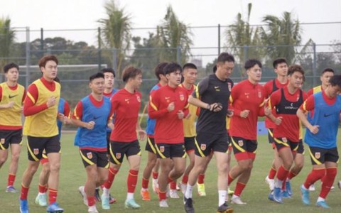 Cổ động viên Trung Quốc: Tránh được U23 Việt Nam nhưng gặp Thái Lan thì cũng... thua thôi - Ảnh 1. Cổ động viên Trung Quốc: Tránh được U23 Việt Nam nhưng gặp Thái Lan thì cũng... thua thôi - Ảnh 1.