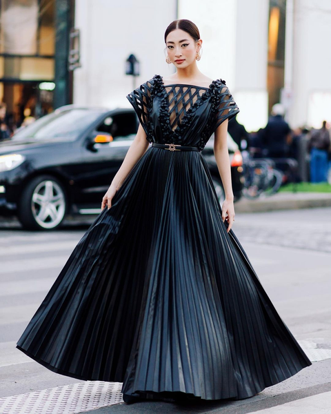 Thùy Linh, Phương Anh ấn tượng tại Paris Fashion Week; Hoài Phương đi thi Miss Eco International - Ảnh 2. Thùy Linh, Phương Anh ấn tượng tại Paris Fashion Week; Hoài Phương đi thi Miss Eco International - Ảnh 2.