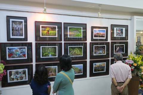 Triển lãm Quê hương qua ống kính nữ nhiếp ảnh gia - Ảnh 2. Triển lãm Quê hương qua ống kính nữ nhiếp ảnh gia - Ảnh 2.