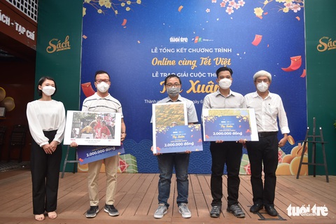 Báo Tuổi Trẻ trao giải cuộc thi ảnh Nụ xuân - Ảnh 4. Báo Tuổi Trẻ trao giải cuộc thi ảnh Nụ xuân - Ảnh 4.