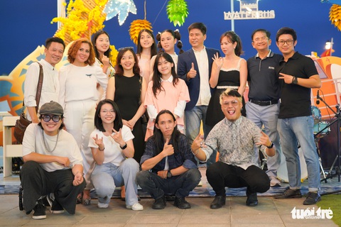 Có hẹn với Sài Gòn: Sân chơi âm nhạc đường phố mới tại bến Bạch Đằng - Ảnh 3. Có hẹn với Sài Gòn: Sân chơi âm nhạc đường phố mới tại bến Bạch Đằng - Ảnh 3.