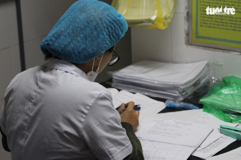 Ngưng công bố số ca COVID-19 mới hằng ngày: Lý do nào để thuyết phục? - Ảnh 1. Ngưng công bố số ca COVID-19 mới hằng ngày: Lý do nào để thuyết phục? - Ảnh 1.