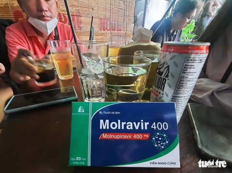 Thuốc trị COVID-19: Mua nhà thuốc phải có đơn, nhưng chợ trời bao nhiêu cũng có - Ảnh 2. Thuốc trị COVID-19: Mua nhà thuốc phải có đơn, nhưng chợ trời bao nhiêu cũng có - Ảnh 2.