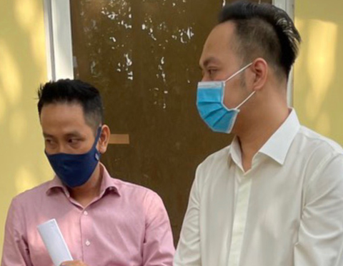 Khởi tố 3 bị can vụ lừa hơn 1,7 triệu USD mua găng tay y tế - Ảnh 1. Khởi tố 3 bị can vụ lừa hơn 1,7 triệu USD mua găng tay y tế - Ảnh 1.