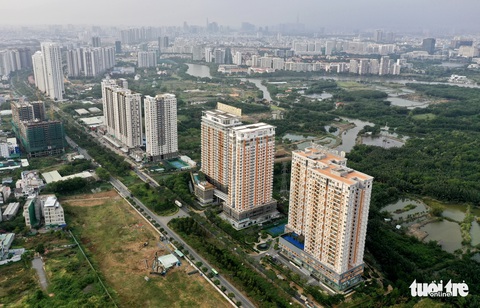 Đánh thuế bất động sản: Chậm quá rồi - Ảnh 1. Đánh thuế bất động sản: Chậm quá rồi - Ảnh 1.