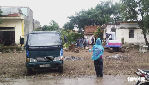 Truy bắt hung thủ nửa đêm đột nhập tấn công làm 1 người nguy kịch - Ảnh 2. Truy bắt hung thủ nửa đêm đột nhập tấn công làm 1 người nguy kịch - Ảnh 2.