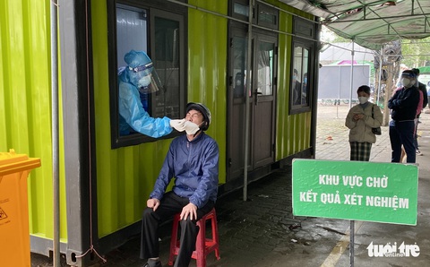 TP Vinh yêu cầu ngừng xét nghiệm nhanh COVID-19 có thu phí - Ảnh 1. TP Vinh yêu cầu ngừng xét nghiệm nhanh COVID-19 có thu phí - Ảnh 1.