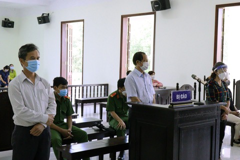 Kế toán trưởng chiếm đoạt tiền tỉ, 2 đời giám đốc trung tâm giáo dục thường xuyên lãnh án - Ảnh 1. Kế toán trưởng chiếm đoạt tiền tỉ, 2 đời giám đốc trung tâm giáo dục thường xuyên lãnh án - Ảnh 1.