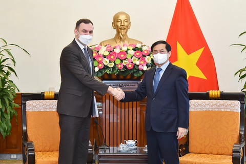 Việt Nam cảm ơn Ba Lan hỗ trợ sơ tán 2.000 người Việt từ Ukraine - Ảnh 1. Việt Nam cảm ơn Ba Lan hỗ trợ sơ tán 2.000 người Việt từ Ukraine - Ảnh 1.
