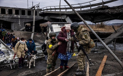 Giao tranh ở Kiev, thị trưởng một thị trấn nhỏ ở Ukraine thiệt mạng - Ảnh 1. Giao tranh ở Kiev, thị trưởng một thị trấn nhỏ ở Ukraine thiệt mạng - Ảnh 1.
