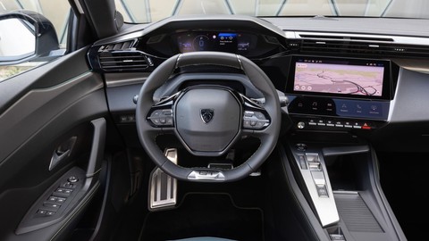 Peugeot 308 là xe dành cho phụ nữ của năm 2022 - Ảnh 2. Peugeot 308 là xe dành cho phụ nữ của năm 2022 - Ảnh 2.