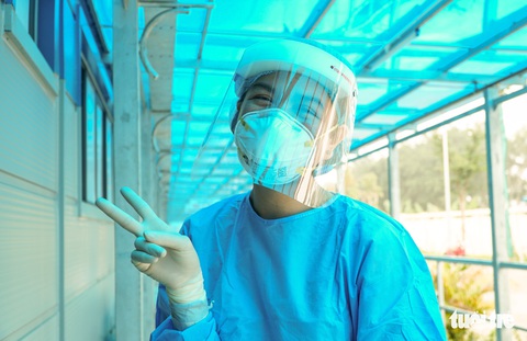 Những bóng hồng nơi tuyến đầu chống dịch - Ảnh 2. Những bóng hồng nơi tuyến đầu chống dịch - Ảnh 2.