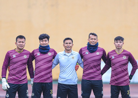 CLB Hà Nội nín thở chờ được ra sân đối đầu với CLB TP.HCM - Ảnh 1. CLB Hà Nội nín thở chờ được ra sân đối đầu với CLB TP.HCM - Ảnh 1.