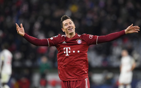 Lewandowski lập hat-trick, Bayern vào tứ kết Champions League bằng trận đại thắng - Ảnh 1. Lewandowski lập hat-trick, Bayern vào tứ kết Champions League bằng trận đại thắng - Ảnh 1.