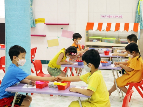 Phó chủ tịch TP.HCM: TP không có văn bản xét nghiệm PCR cho học sinh, nhiều trường lại bắt buộc - Ảnh 1. Phó chủ tịch TP.HCM: TP không có văn bản xét nghiệm PCR cho học sinh, nhiều trường lại bắt buộc - Ảnh 1.