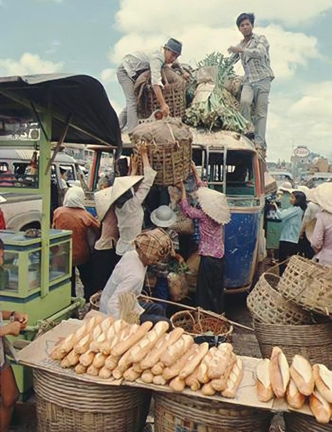 Bánh mì Việt ký sự - Kỳ 5: Ổ bánh mì ngon chảy nước miếng thời đói - Ảnh 1. Bánh mì Việt ký sự - Kỳ 5: Ổ bánh mì ngon chảy nước miếng thời đói - Ảnh 1.