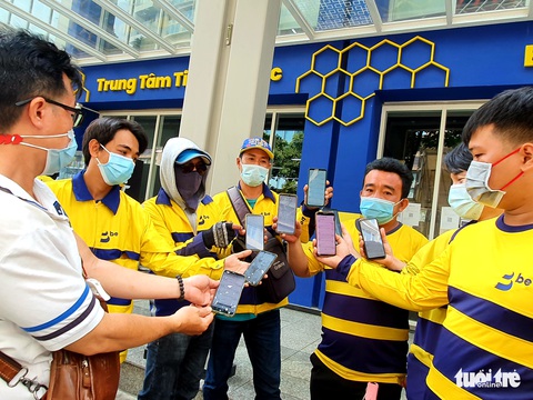 Bị trừ tiền vì nghi ngờ gian lận, tài xế Be lên công ty phản đối - Ảnh 1. Bị trừ tiền vì nghi ngờ gian lận, tài xế Be lên công ty phản đối - Ảnh 1.