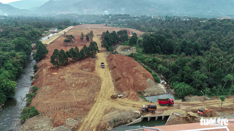 Khu du lịch Đại Tùng Lâm Hoa Sen: Tràn lan công trình không phép - Ảnh 6. Khu du lịch Đại Tùng Lâm Hoa Sen: Tràn lan công trình không phép - Ảnh 6.