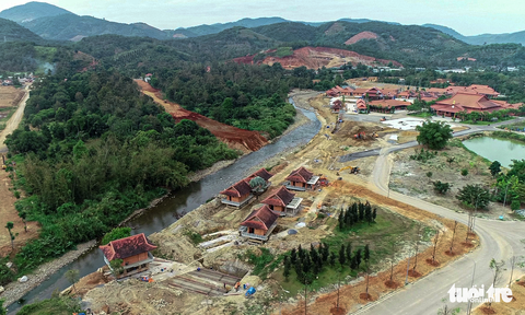 Khu du lịch Đại Tùng Lâm Hoa Sen: Tràn lan công trình không phép - Ảnh 1. Khu du lịch Đại Tùng Lâm Hoa Sen: Tràn lan công trình không phép - Ảnh 1.