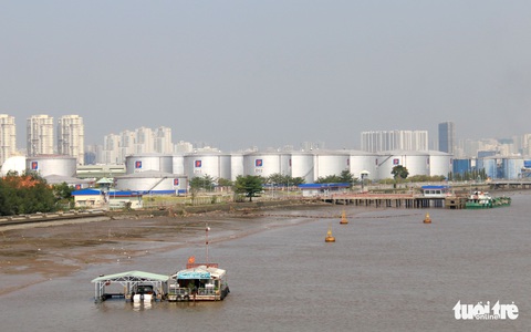 Giá xăng dầu có thể tăng 5.000-8.000 đồng mỗi lít so với đầu năm 2022 - Ảnh 2. Giá xăng dầu có thể tăng 5.000-8.000 đồng mỗi lít so với đầu năm 2022 - Ảnh 2.