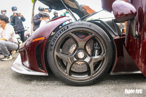 Koenigsegg Regera - siêu xe đắt nhất Việt Nam: Robot siêu êm, top xe tăng tốc nhanh nhất thế giới - Ảnh 4. Koenigsegg Regera - siêu xe đắt nhất Việt Nam: Robot siêu êm, top xe tăng tốc nhanh nhất thế giới - Ảnh 4.