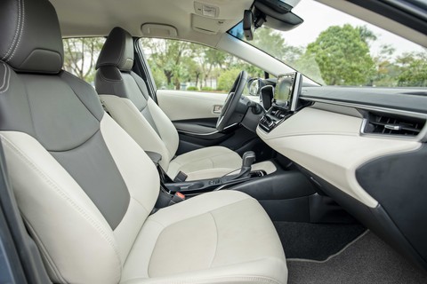 Toyota Corolla Altis 2022 ra mắt Việt Nam: Thêm nhiều công nghệ, giá từ 719 triệu đồng - Ảnh 9. Toyota Corolla Altis 2022 ra mắt Việt Nam: Thêm nhiều công nghệ, giá từ 719 triệu đồng - Ảnh 9.