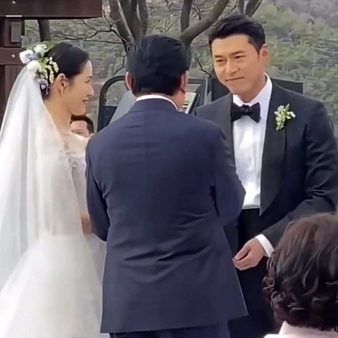 Phát biểu của bố Son Ye Jin và Hyun Bin trong đám cưới là do fan bịa đặt - Ảnh 3. Phát biểu của bố Son Ye Jin và Hyun Bin trong đám cưới là do fan bịa đặt - Ảnh 3.