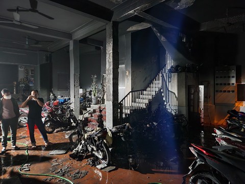 Cô gái phóng hỏa nhà trọ làm 6 người thương vong khai gì? - Ảnh 3. Cô gái phóng hỏa nhà trọ làm 6 người thương vong khai gì? - Ảnh 3.