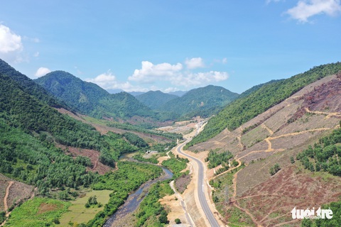 Đề xuất sử dụng tuyến đường La Sơn - Túy Loan trước ngày 10-4, không có trạm thu phí - Ảnh 1. Đề xuất sử dụng tuyến đường La Sơn - Túy Loan trước ngày 10-4, không có trạm thu phí - Ảnh 1.