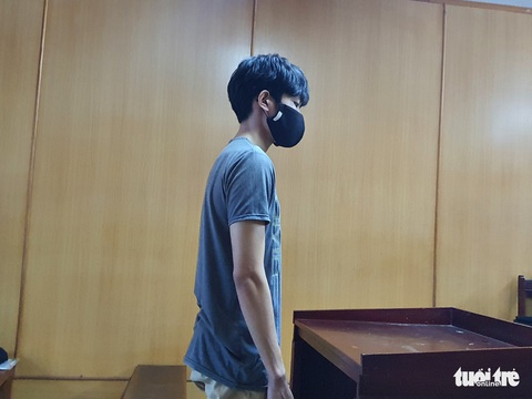 Cán bộ điều tra bị khiển trách vụ nữ sinh tử vong do uống nước tẩy - Ảnh 1. Cán bộ điều tra bị khiển trách vụ nữ sinh tử vong do uống nước tẩy - Ảnh 1.