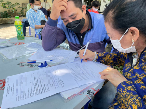 Lãnh BHXH một lần, người dân sẽ bị thiệt hàng trăm triệu đồng - Ảnh 1. Lãnh BHXH một lần, người dân sẽ bị thiệt hàng trăm triệu đồng - Ảnh 1.