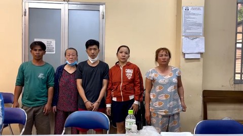 Vụ cướp 2 tỉ trong biệt thự: Hai nữ giúp việc cấu kết người thân thực hiện - Ảnh 4. Vụ cướp 2 tỉ trong biệt thự: Hai nữ giúp việc cấu kết người thân thực hiện - Ảnh 4.