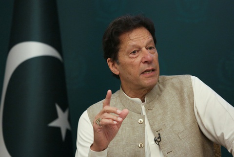 Thủ tướng Pakistan mất chức vì điều hành kinh tế kém - Ảnh 1. Thủ tướng Pakistan mất chức vì điều hành kinh tế kém - Ảnh 1.