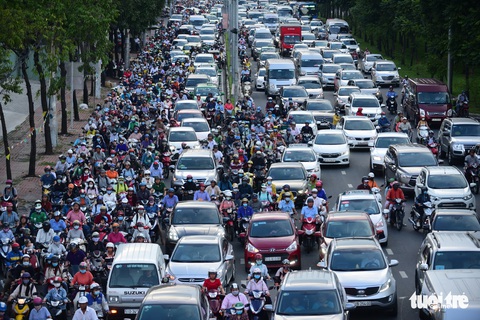 Sau năm 2030: dừng hoặc hạn chế xe máy, thực hiện ra sao? - Ảnh 1. Sau năm 2030: dừng hoặc hạn chế xe máy, thực hiện ra sao? - Ảnh 1.