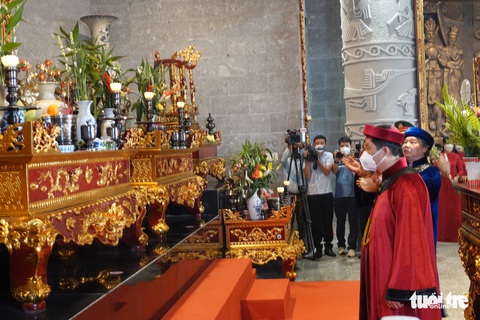 Hàng ngàn người miền Tây dự lễ giỗ Tổ Hùng Vương tại đền thờ mới khánh thành - Ảnh 1. Hàng ngàn người miền Tây dự lễ giỗ Tổ Hùng Vương tại đền thờ mới khánh thành - Ảnh 1.