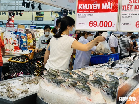 Khu vui chơi, mua sắm ở TP.HCM đông như hội - Ảnh 9. Khu vui chơi, mua sắm ở TP.HCM đông như hội - Ảnh 9.
