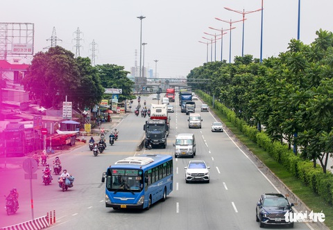 Đường phố TP.HCM, Đồng Nai thông thoáng trong ngày lễ giỗ Tổ - Ảnh 1. Đường phố TP.HCM, Đồng Nai thông thoáng trong ngày lễ giỗ Tổ - Ảnh 1.