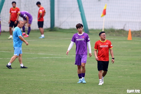 U23 Việt Nam chưa đủ quân số, tập duy trì thể lực - Ảnh 3. U23 Việt Nam chưa đủ quân số, tập duy trì thể lực - Ảnh 3.