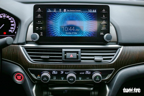 Đánh giá Honda Accord 2022: Lái hay, cabin rộng, an toàn nhưng bị bỏ rơi trong phân khúc - Ảnh 10. Đánh giá Honda Accord 2022: Lái hay, cabin rộng, an toàn nhưng bị bỏ rơi trong phân khúc - Ảnh 10.