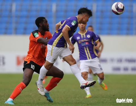 Vòng 1/8 Cúp quốc gia 2022: Quang Hải ngỡ ngàng khi bị thay ra - Ảnh 1. Vòng 1/8 Cúp quốc gia 2022: Quang Hải ngỡ ngàng khi bị thay ra - Ảnh 1.