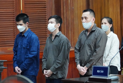 Lãnh 25 năm tù vì buôn lậu phế liệu, trốn thuế 23 tỉ đồng - Ảnh 1. Lãnh 25 năm tù vì buôn lậu phế liệu, trốn thuế 23 tỉ đồng - Ảnh 1.