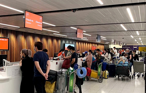 Người phương xa háo hức trở về - Ảnh 2. Người phương xa háo hức trở về - Ảnh 2.