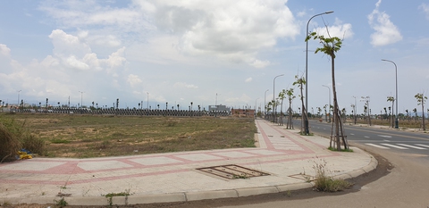 Bán sỉ 262 lô đất: Đề nghị truy tố cựu phó chủ tịch tỉnh Phú Yên và 5 đồng phạm - Ảnh 1. Bán sỉ 262 lô đất: Đề nghị truy tố cựu phó chủ tịch tỉnh Phú Yên và 5 đồng phạm - Ảnh 1.