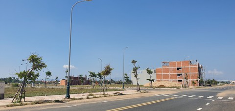 Bán sỉ 262 lô đất: Đề nghị truy tố cựu phó chủ tịch tỉnh Phú Yên và 5 đồng phạm - Ảnh 2. Bán sỉ 262 lô đất: Đề nghị truy tố cựu phó chủ tịch tỉnh Phú Yên và 5 đồng phạm - Ảnh 2.