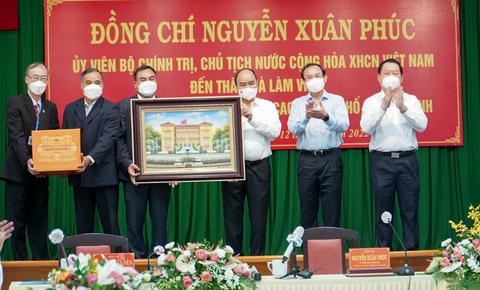 Chủ tịch nước Nguyễn Xuân Phúc tặng Huân chương Lao động cho huyện Củ Chi, TP.HCM - Ảnh 5. Chủ tịch nước Nguyễn Xuân Phúc tặng Huân chương Lao động cho huyện Củ Chi, TP.HCM - Ảnh 5.