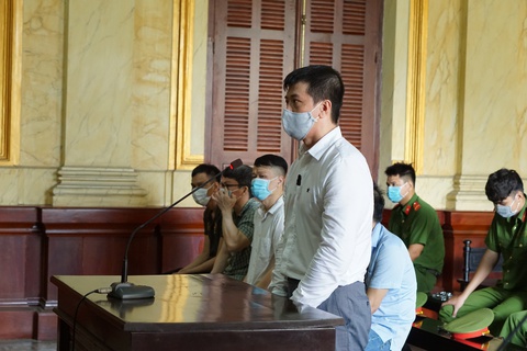 Cựu đội phó Đội cảnh sát hình sự nhận sai khi góp vốn, bảo kê đánh bạc - Ảnh 1. Cựu đội phó Đội cảnh sát hình sự nhận sai khi góp vốn, bảo kê đánh bạc - Ảnh 1.