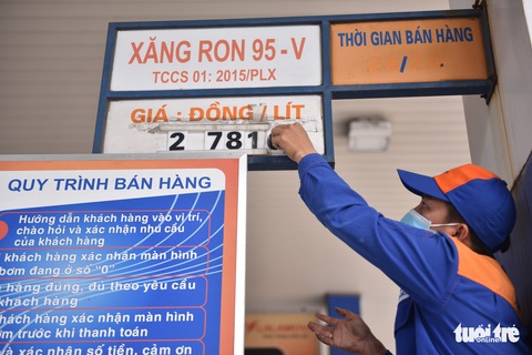 Trích lập quỹ bình ổn kỷ lục, giá xăng dầu giảm chưa tới 1.000 đồng/lít - Ảnh 1. Trích lập quỹ bình ổn kỷ lục, giá xăng dầu giảm chưa tới 1.000 đồng/lít - Ảnh 1.